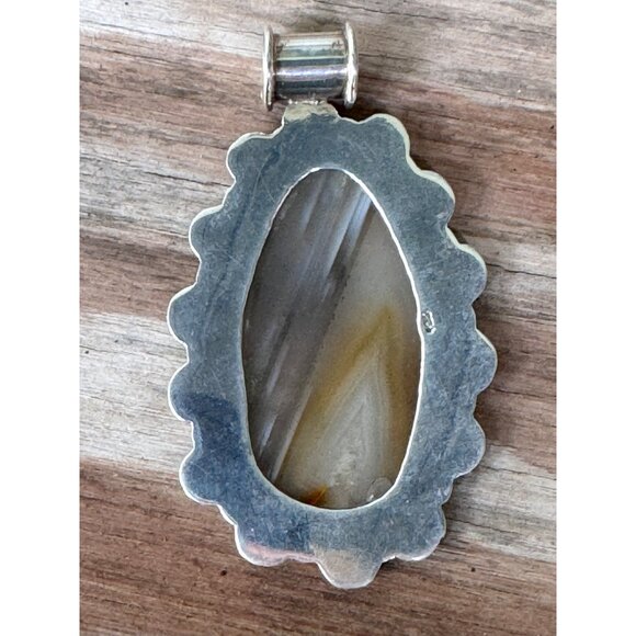 Vintage Silver & Agate Oval Pendant With Intricate Floral Design 29.04g - Picture 6 of 8